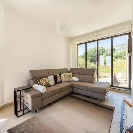 Charming House In With Sea View *