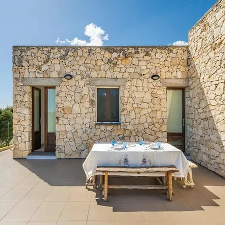 Charming House In With Sea View Daire